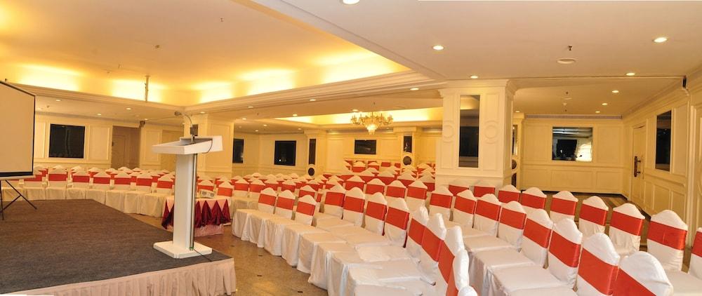 The Central Court Hyderabad Exterior photo